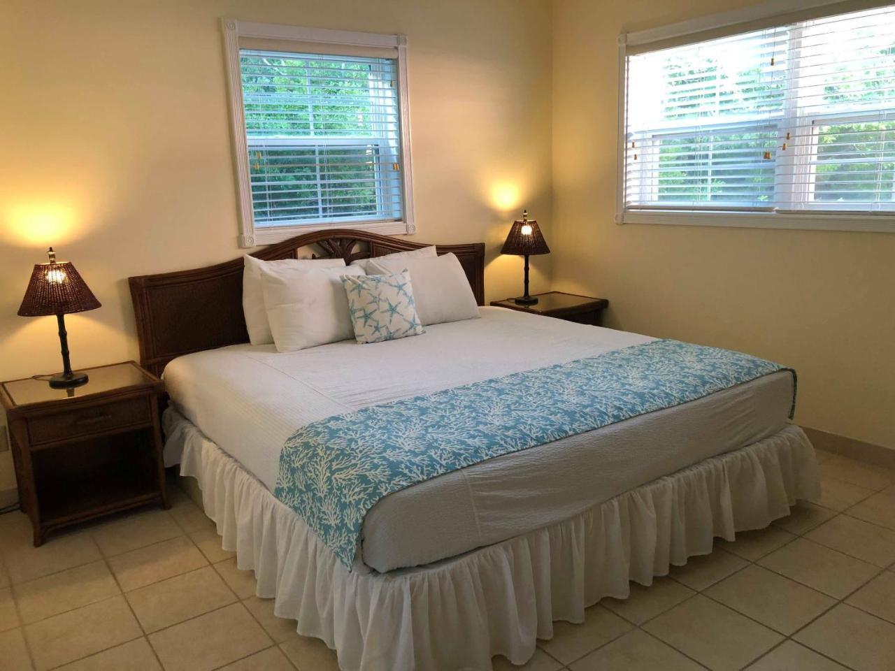 Island Time Villas George Town Extérieur photo
